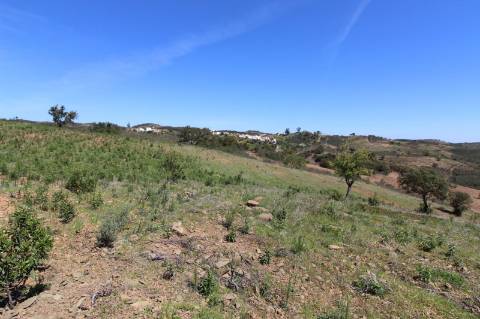 Terreno Misto com ruína zona da Conceição de Tavira,