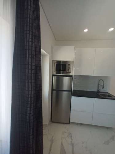 MORADIA ISOLADA COM PISCINA, TERRENO DE 2.250 M2, COMÉRCIO E ARMAZÉM