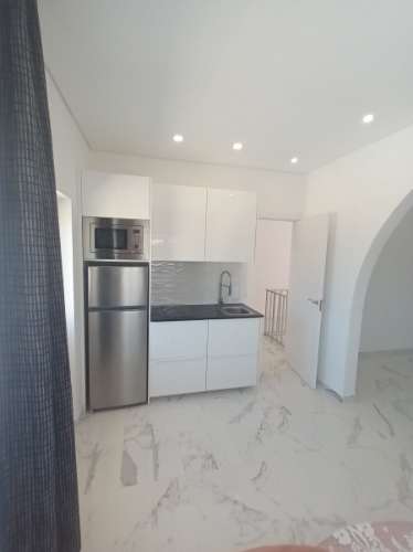 MORADIA ISOLADA COM PISCINA, TERRENO DE 2.250 M2, COMÉRCIO E ARMAZÉM