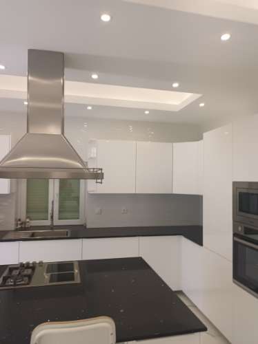 MORADIA ISOLADA COM PISCINA, TERRENO DE 2.250 M2, COMÉRCIO E ARMAZÉM