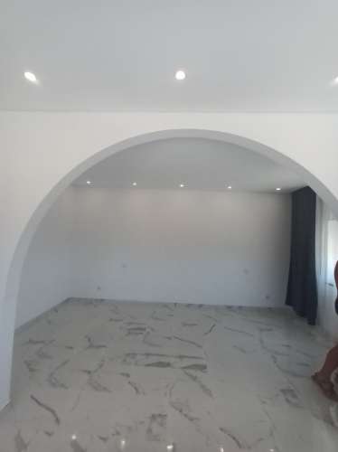 MORADIA ISOLADA COM PISCINA, TERRENO DE 2.250 M2, COMÉRCIO E ARMAZÉM