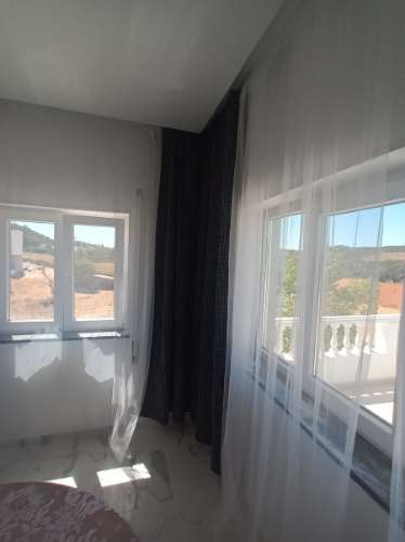 MORADIA ISOLADA COM PISCINA, TERRENO DE 2.250 M2, COMÉRCIO E ARMAZÉM