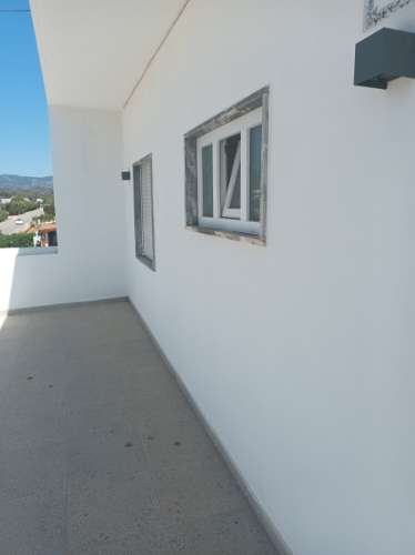 MORADIA ISOLADA COM PISCINA, TERRENO DE 2.250 M2, COMÉRCIO E ARMAZÉM