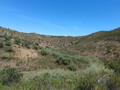 TERRENO COM 12.800 M2 - PRÓXIMO A CORTE DO GAGO EM CASTRO MARIM - ALGARVE