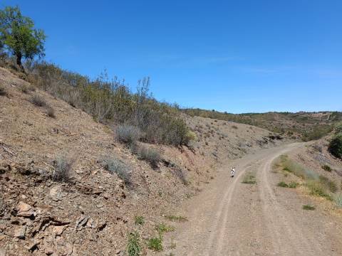 TERRENO COM 12.800 M2 - PRÓXIMO A CORTE DO GAGO EM CASTRO MARIM - ALGARVE