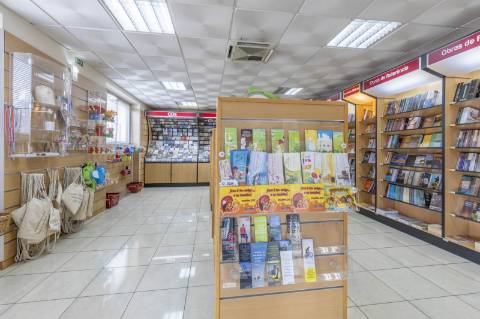 Moradia T5+5+2 no Areeiro (Avenida Almirante Gago Coutinho)