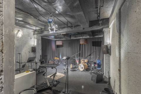 Moradia T5+5+2 no Areeiro (Avenida Almirante Gago Coutinho)