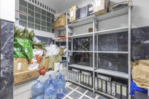 Moradia T5+5+2 no Areeiro (Avenida Almirante Gago Coutinho)