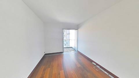 T4 de Luxo - Restelo