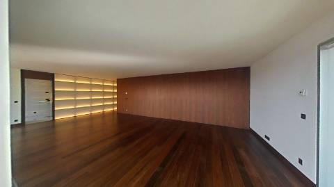 T4 de Luxo - Restelo