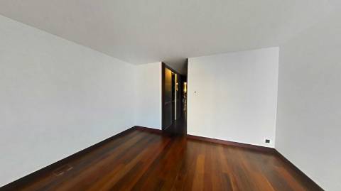 T4 de Luxo - Restelo