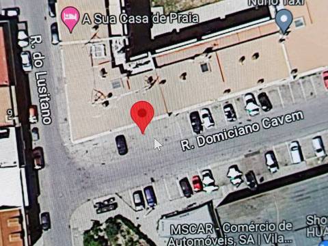 GARAGEM PARA CARRO E MOTO - ÁGUA, LUZ E ESGOTOS - ACESSO DIRETO À RUA - HORTAS - VILA REAL DE SANTO ANTONIO