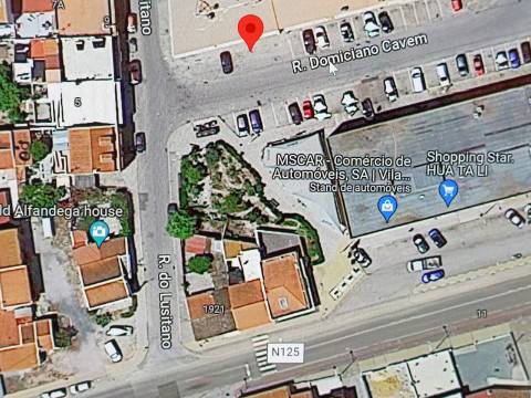 GARAGEM PARA CARRO E MOTO - ÁGUA, LUZ E ESGOTOS - ACESSO DIRETO À RUA - HORTAS - VILA REAL DE SANTO ANTONIO