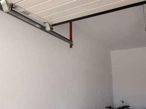 GARAGEM PARA CARRO E MOTO - ÁGUA, LUZ E ESGOTOS - ACESSO DIRETO À RUA - HORTAS - VILA REAL DE SANTO ANTONIO