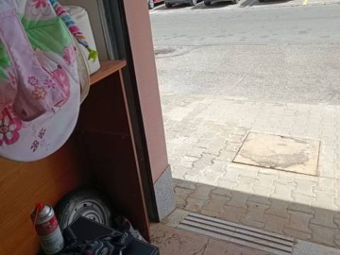 GARAGEM PARA CARRO E MOTO - ÁGUA, LUZ E ESGOTOS - ACESSO DIRETO À RUA - HORTAS - VILA REAL DE SANTO ANTONIO