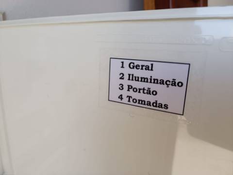 GARAGEM PARA CARRO E MOTO - ÁGUA, LUZ E ESGOTOS - ACESSO DIRETO À RUA - HORTAS - VILA REAL DE SANTO ANTONIO