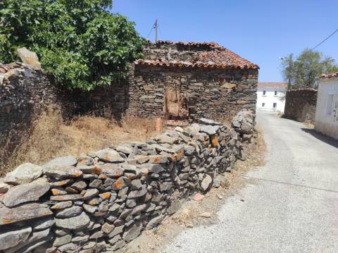CASA EM PEDRA - COM QUINTAL - ALDEIA CERRO DA VINHA - ALCOUTIM - ALGARVE