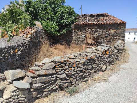 CASA EM PEDRA - COM QUINTAL - ALDEIA CERRO DA VINHA - ALCOUTIM - ALGARVE