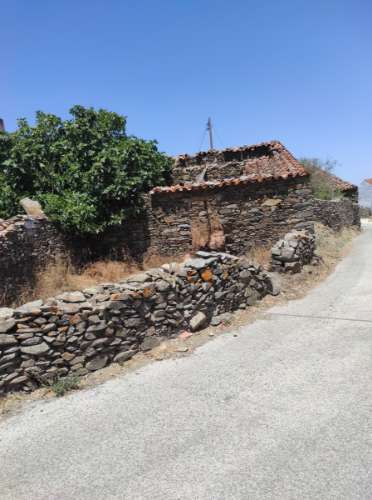 CASA EM PEDRA - COM QUINTAL - ALDEIA CERRO DA VINHA - ALCOUTIM - ALGARVE