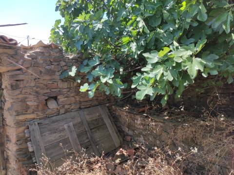 CASA EM PEDRA - COM QUINTAL - ALDEIA CERRO DA VINHA - ALCOUTIM - ALGARVE