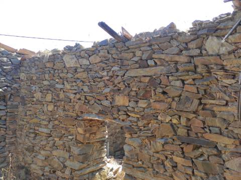 CASA EM PEDRA - COM QUINTAL - ALDEIA CERRO DA VINHA - ALCOUTIM - ALGARVE