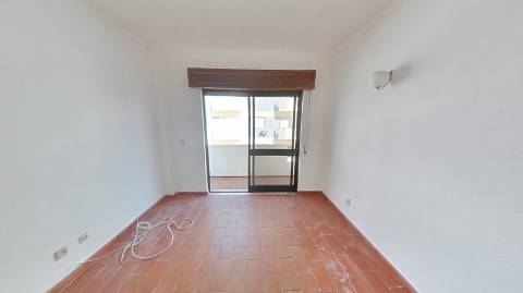 Apartamento T1 no Centro de Monte Gordo