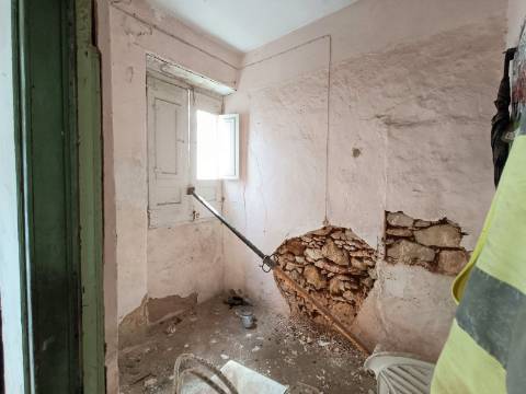 Casa Típica na Baixa de Olhão para recuperar.