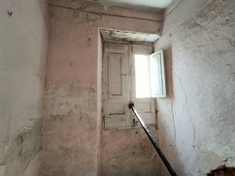 Casa Típica na Baixa de Olhão para recuperar.