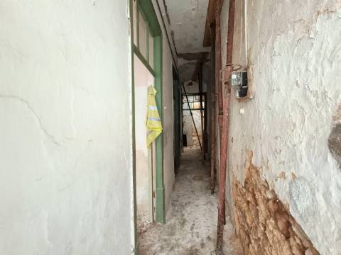 Casa Típica na Baixa de Olhão para recuperar.