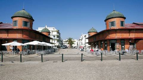 Casa Típica na Baixa de Olhão para recuperar.