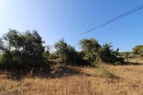 Terreno rústico com 1.640 m2