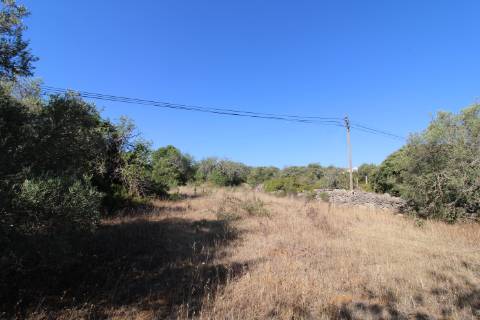 Terreno rústico com 1.640 m2