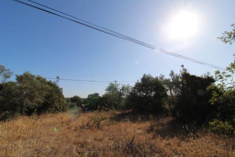 Terreno rústico com 1.640 m2