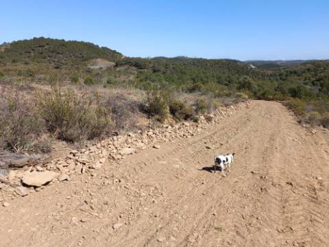 TERRENO COM 19.040 M2 PRÓXIMO AO VALE PEREIRO EM ODELEITE - CASTRO MARIM - ALGARVE
