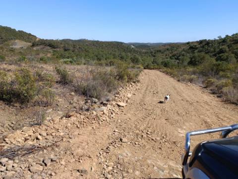 TERRENO COM 19.040 M2 PRÓXIMO AO VALE PEREIRO EM ODELEITE - CASTRO MARIM - ALGARVE