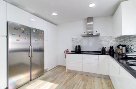 Moradia V2+2 Duplex com garagem, varandas e terraço