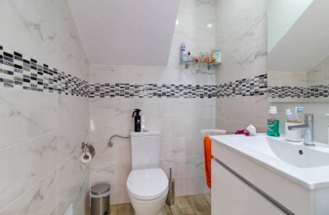 Moradia V2+2 Duplex com garagem, varandas e terraço