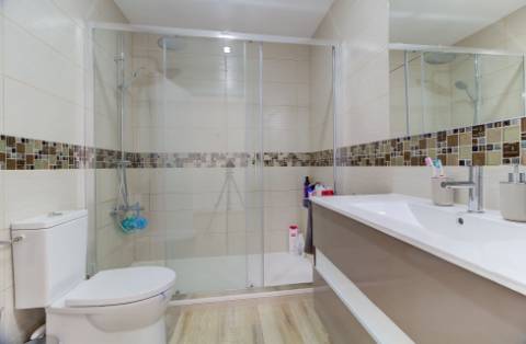 Moradia V2+2 Duplex com garagem, varandas e terraço