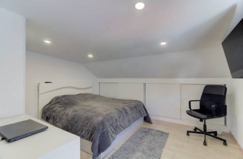 Moradia V2+2 Duplex com garagem, varandas e terraço