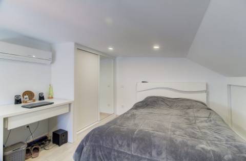 Moradia V2+2 Duplex com garagem, varandas e terraço