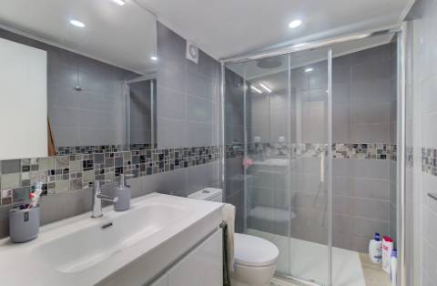 Moradia V2+2 Duplex com garagem, varandas e terraço