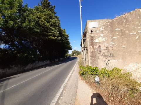 Terreno Misto com Ruína situado em Loulé