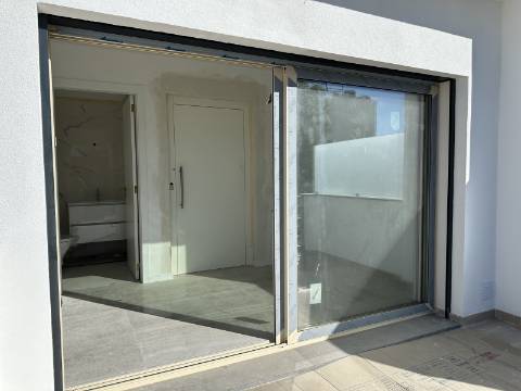 Magnifica moradia moderna T3 com piscina, garagem e elevador panorâmico!