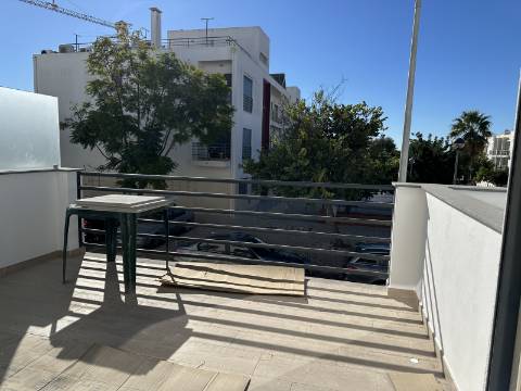 Magnifica moradia moderna T3 com piscina, garagem e elevador panorâmico!