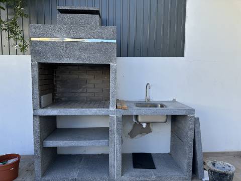 Magnifica moradia moderna T3 com piscina, garagem e elevador panorâmico!