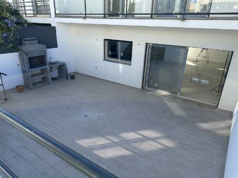 Magnifica moradia moderna T3 com piscina, garagem e elevador panorâmico!