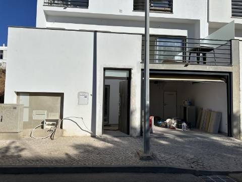 Magnifica moradia moderna T3 com piscina, garagem e elevador panorâmico!