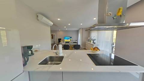 Apartamento T3 em Condominio Privado com Piscina. Vista Mar em Sesimbra