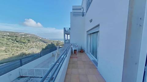 Apartamento T3 em Condominio Privado com Piscina. Vista Mar em Sesimbra
