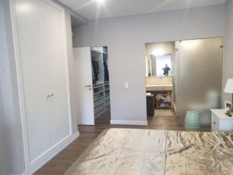 Apartamento T3 em Condominio Privado com Piscina. Vista Mar em Sesimbra